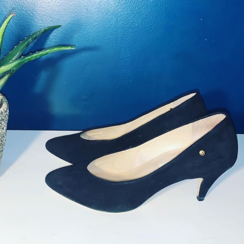 Vintage suede pumps by Etienne Aigner.